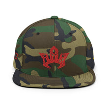 Load image into Gallery viewer, hySyd Classic Snapback Cap (camo-green/red)